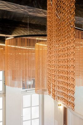 12x24mm Chain Size Aluminium Chain Fly Screen with 60% Open Area and 1.2mm Wire Diameter for Insect Protection