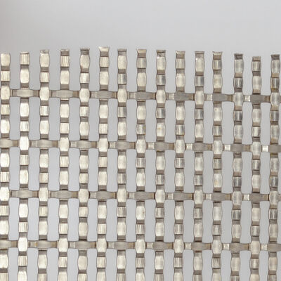 Stainless Steel Architectural Metal Mesh Customized Mesh Size Anodizing Surface Treatment for Durable Building Facades and Interior Applications