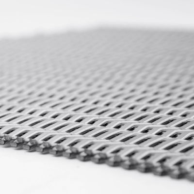 Durable Galvanized Iron Decorative Woven Wire Mesh 0.5mm Dia