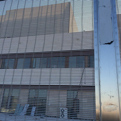Stainless Steel Woven Wire Mesh Panels Reinforced Edge Treatment