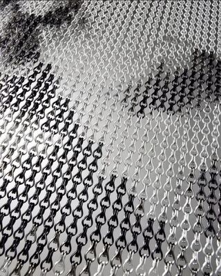 24mm Chain Distance 1.2mm Wire Diameter Aluminium Chain Fly Screen with 60% Open Area for Industrial Applications