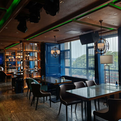 Customized Width Architectural Wire Mesh Featuring for Facades Partitions and Interior Design